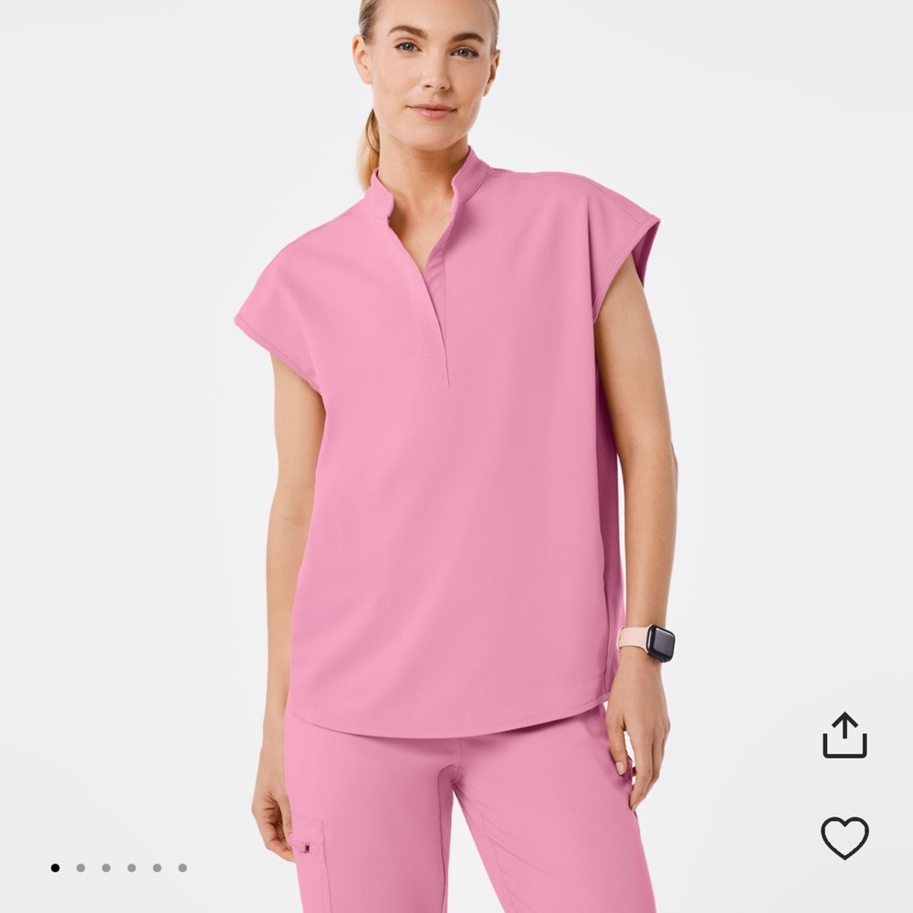 FIGS Set chalk pink
Rafaela top XS
Kade Cargo pants medium TALL
EUC